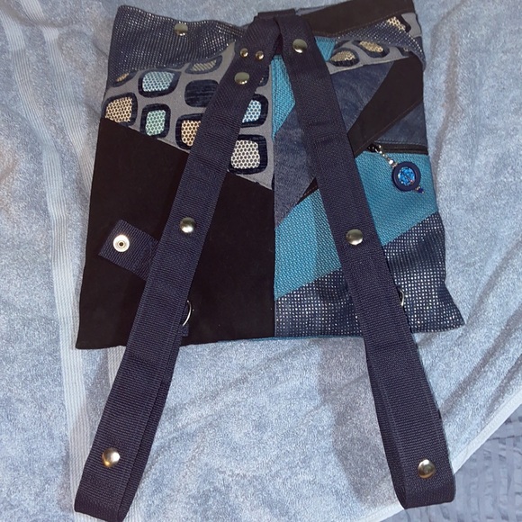 Nwot Carson Rogers Carogi Backpack convertible Sling Bag - Picture 3 of 12